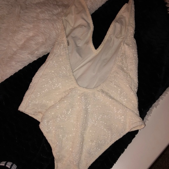 Cream colored lace one piece swimsuit - Picture 3 of 4